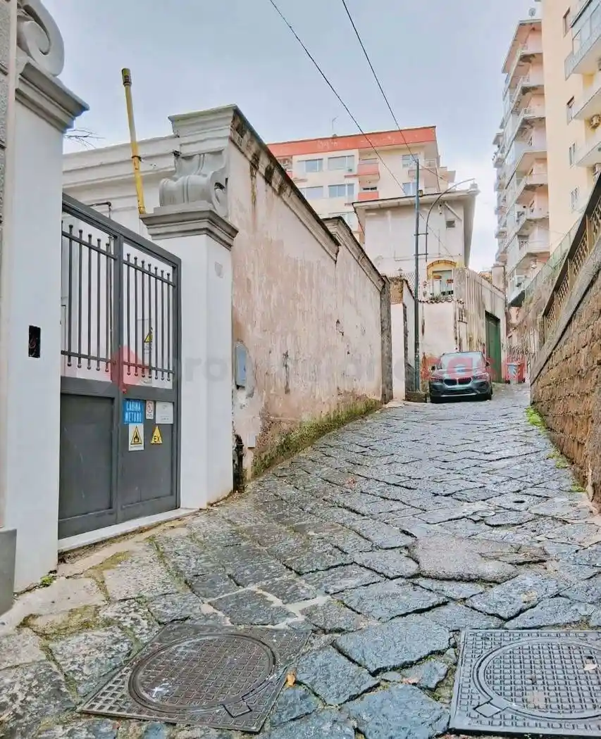 Quadrilocale salita Cacciottoli, Piazza Canneto - Salvator Rosa, Napoli - foto 3