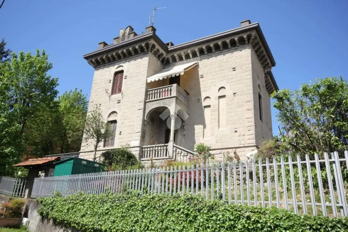 Villa in vendita a Brivio