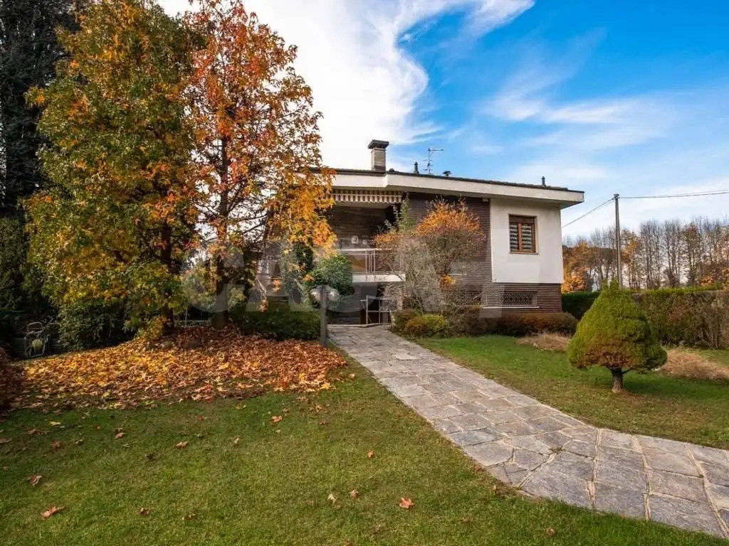 Villa in vendita a Malnate