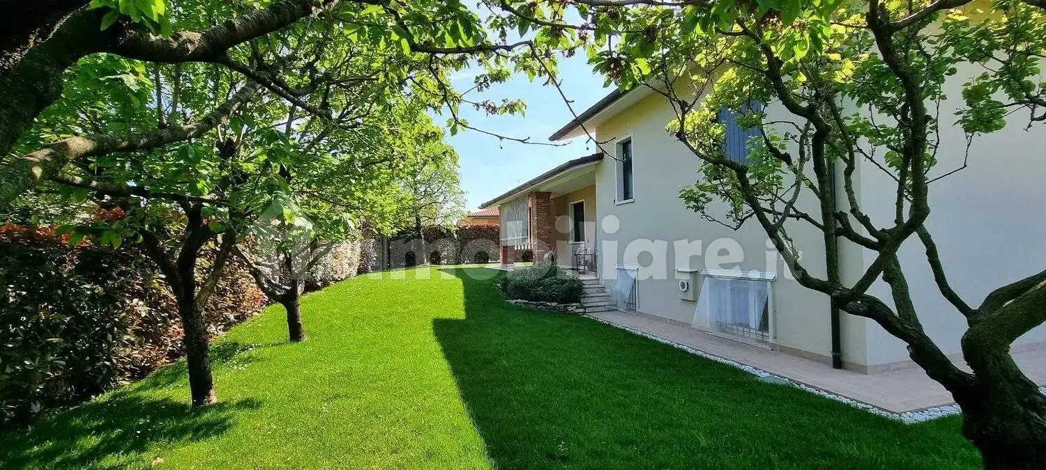 Villa in vendita a Cassola