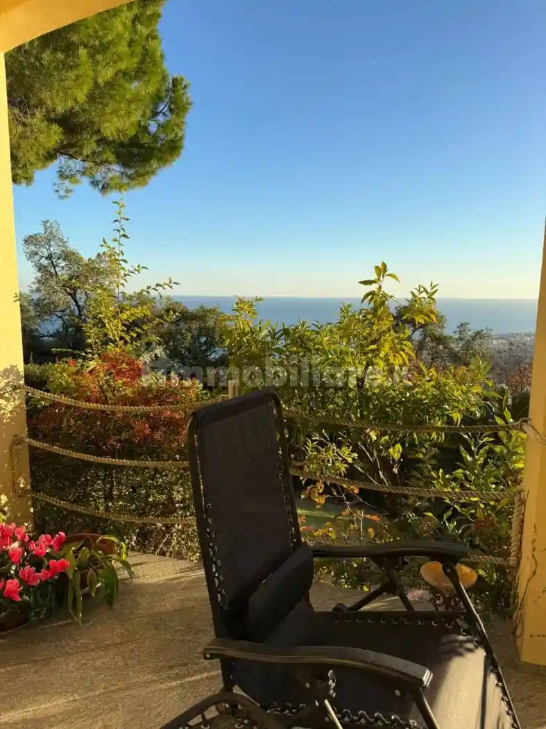 Villa in vendita a Pietra Ligure