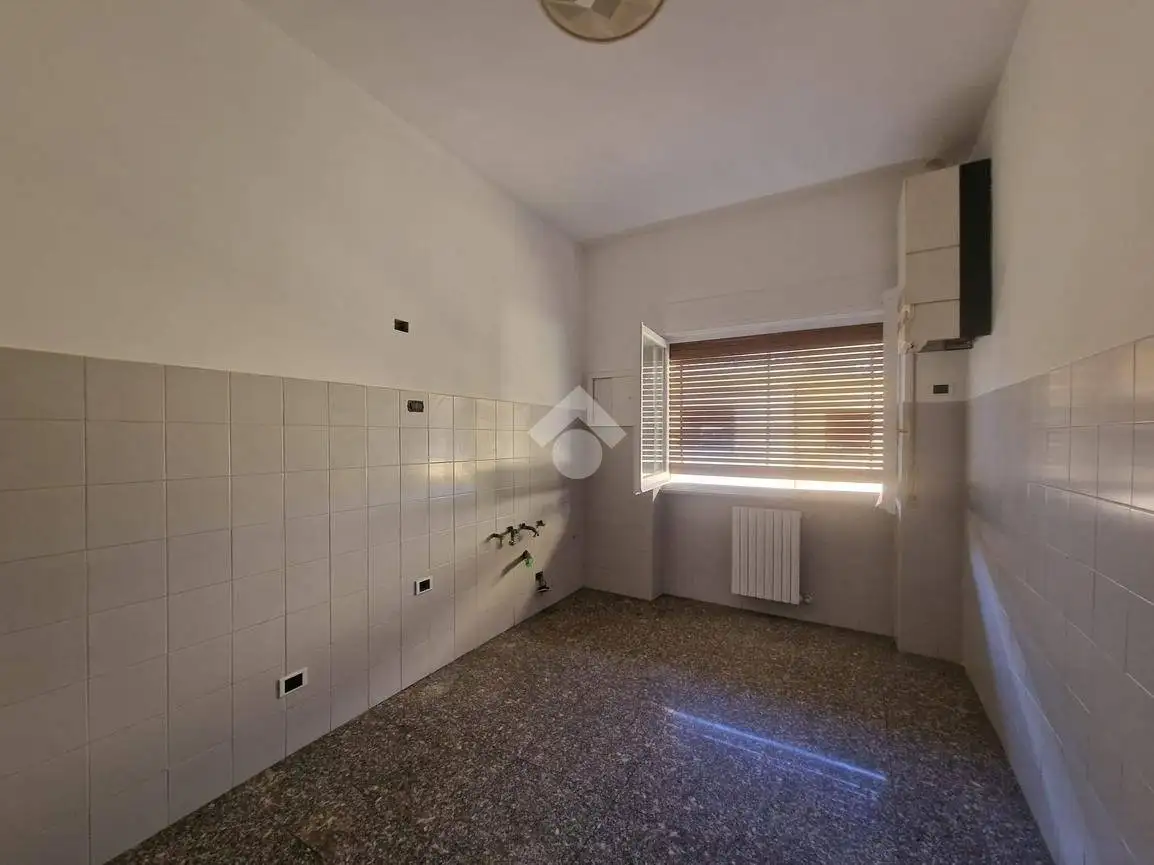 Quadrilocale buono stato, quarto piano, Centro Storico, Velletri - foto 2