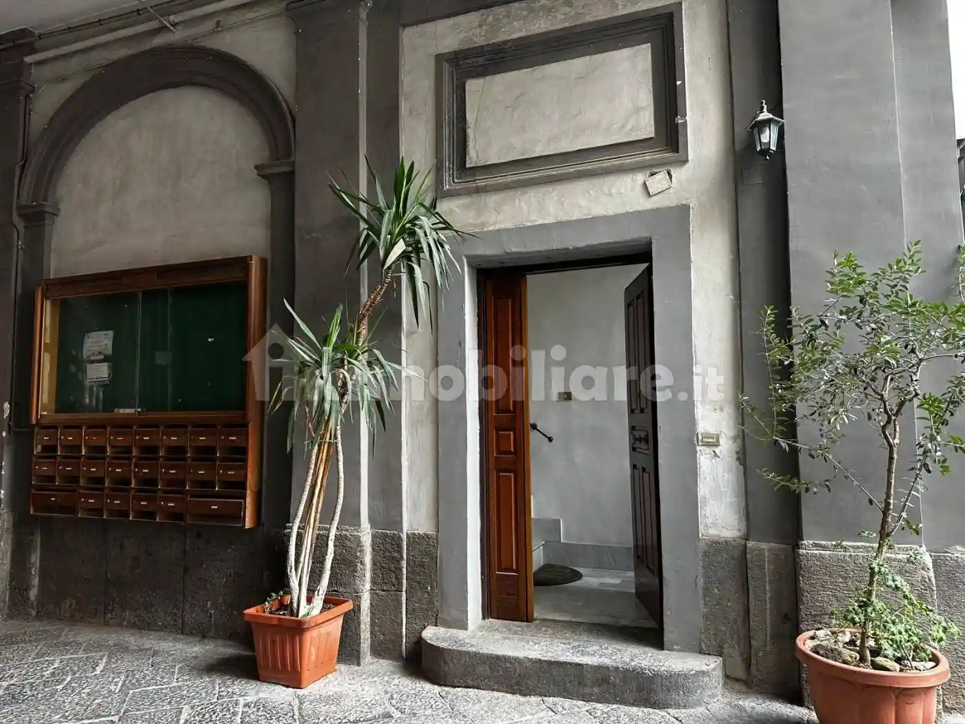Quadrilocale via Santa Maria di Costantinopoli 104, Museo, Napoli - foto 3