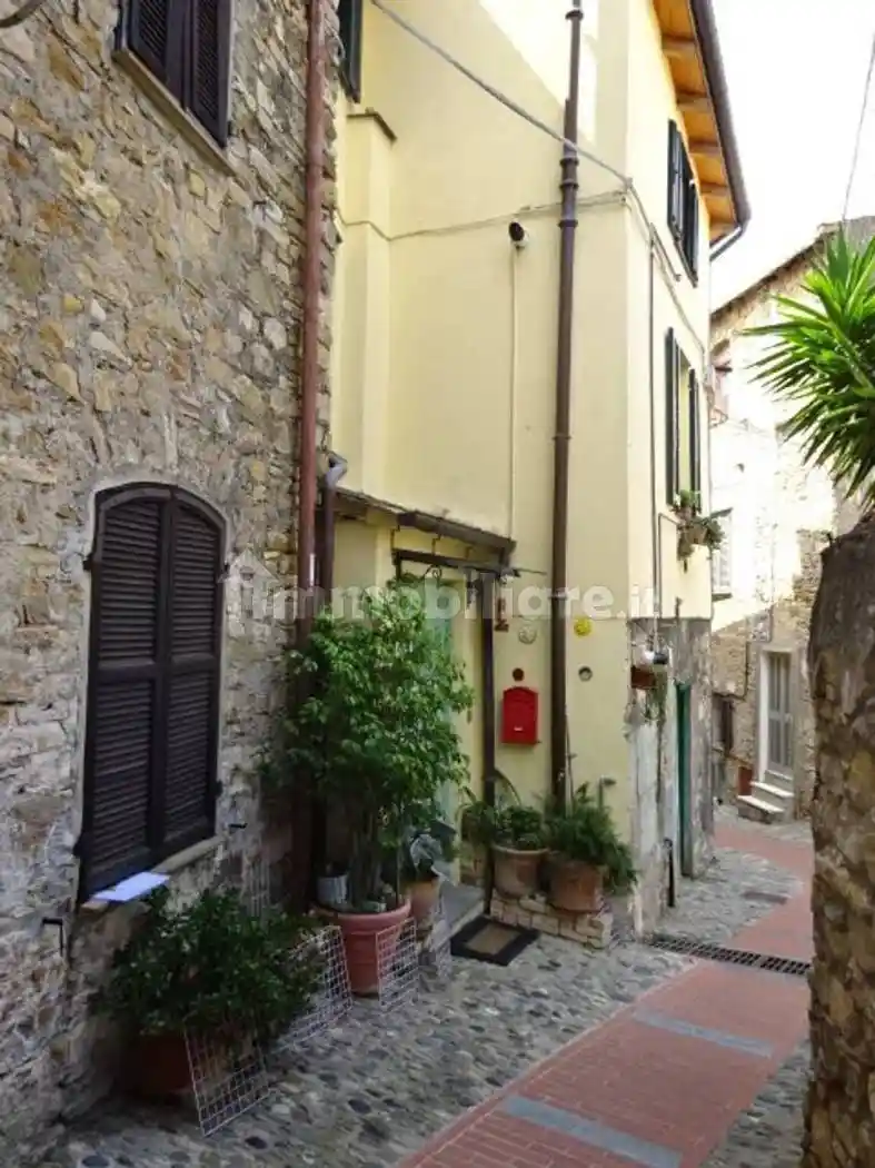 Appartamento in vendita a Cipressa