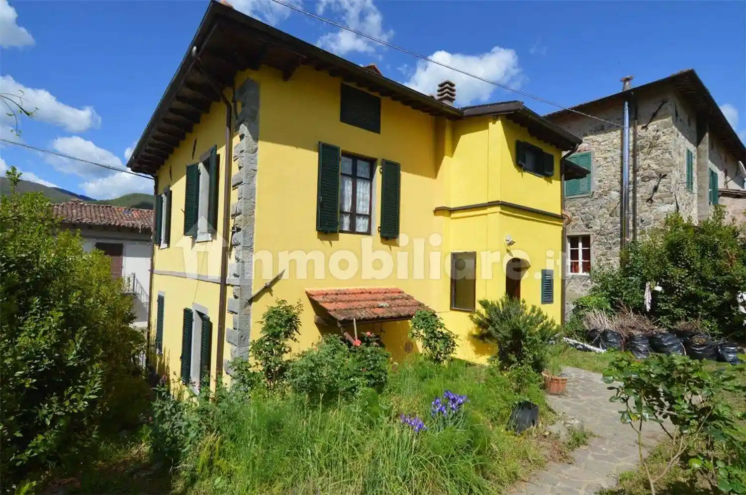 Villa in vendita a Camporgiano