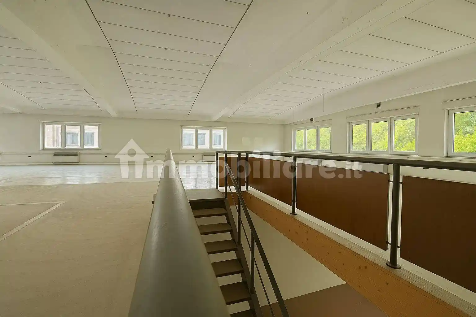 Palazzo - Edificio in Affitto - foto 3