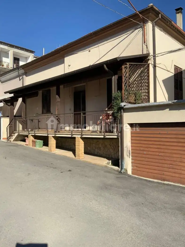 Casa indipendente in vendita a Nereto