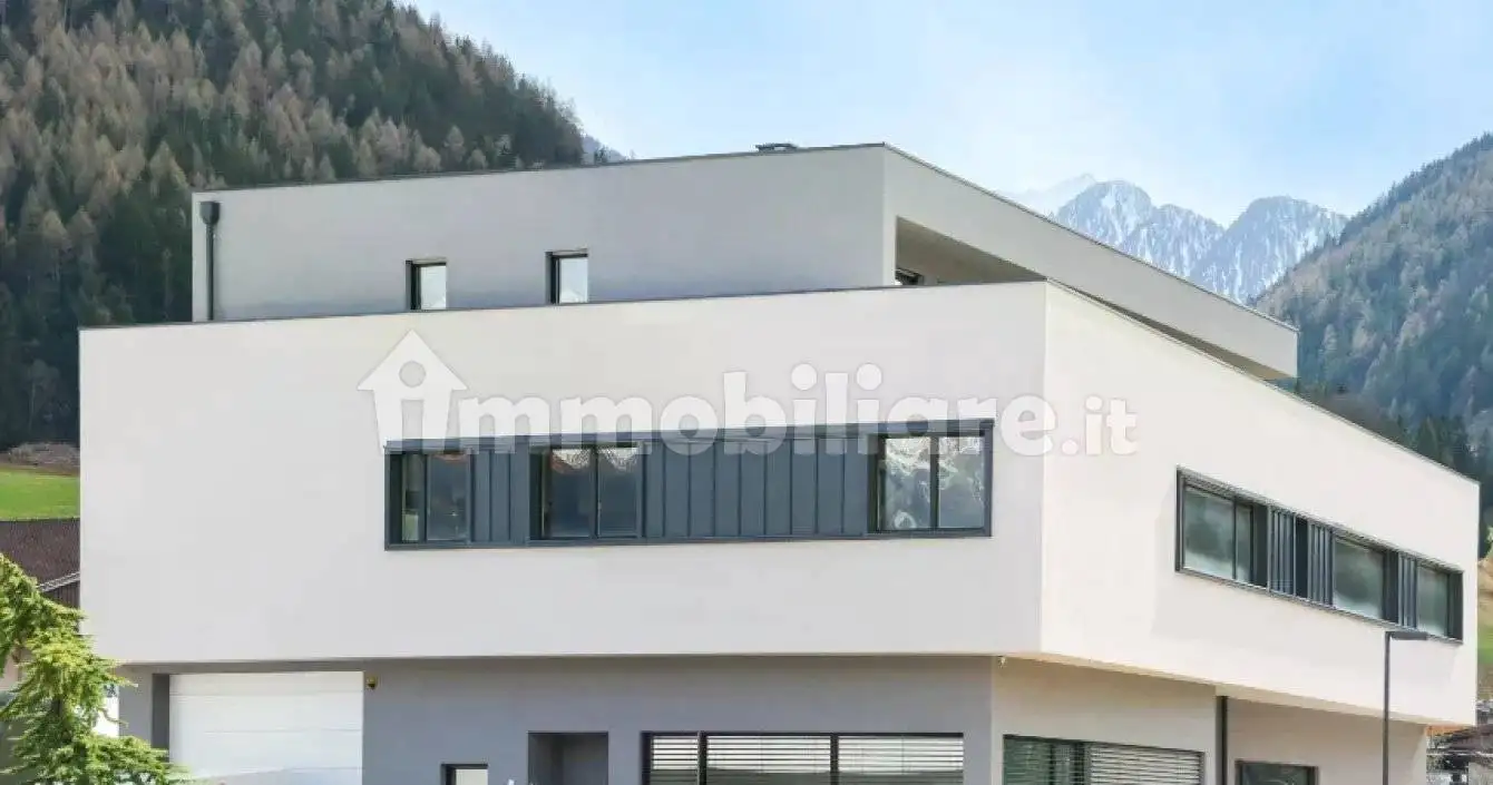 Palazzo - Edificio in vendita a Racines