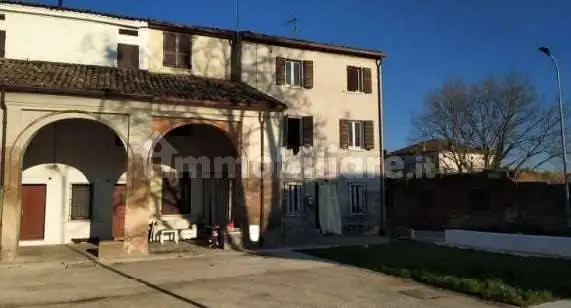 Casa indipendente in asta a Marcaria