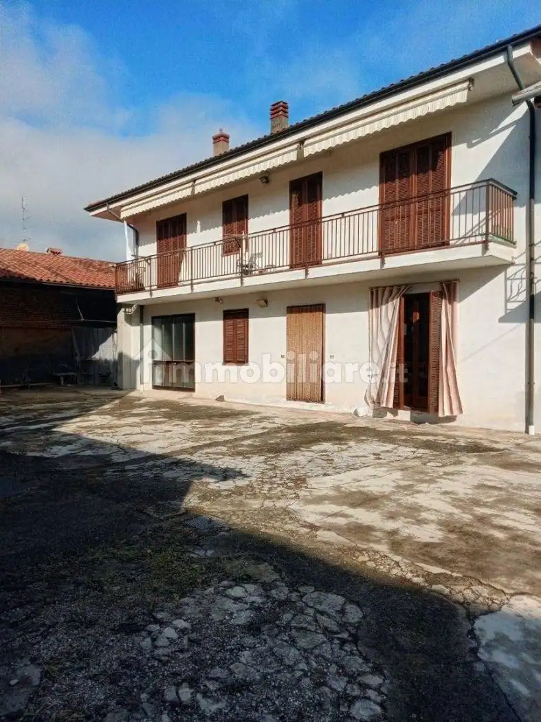 Casa indipendente in vendita a Borgo d'Ale