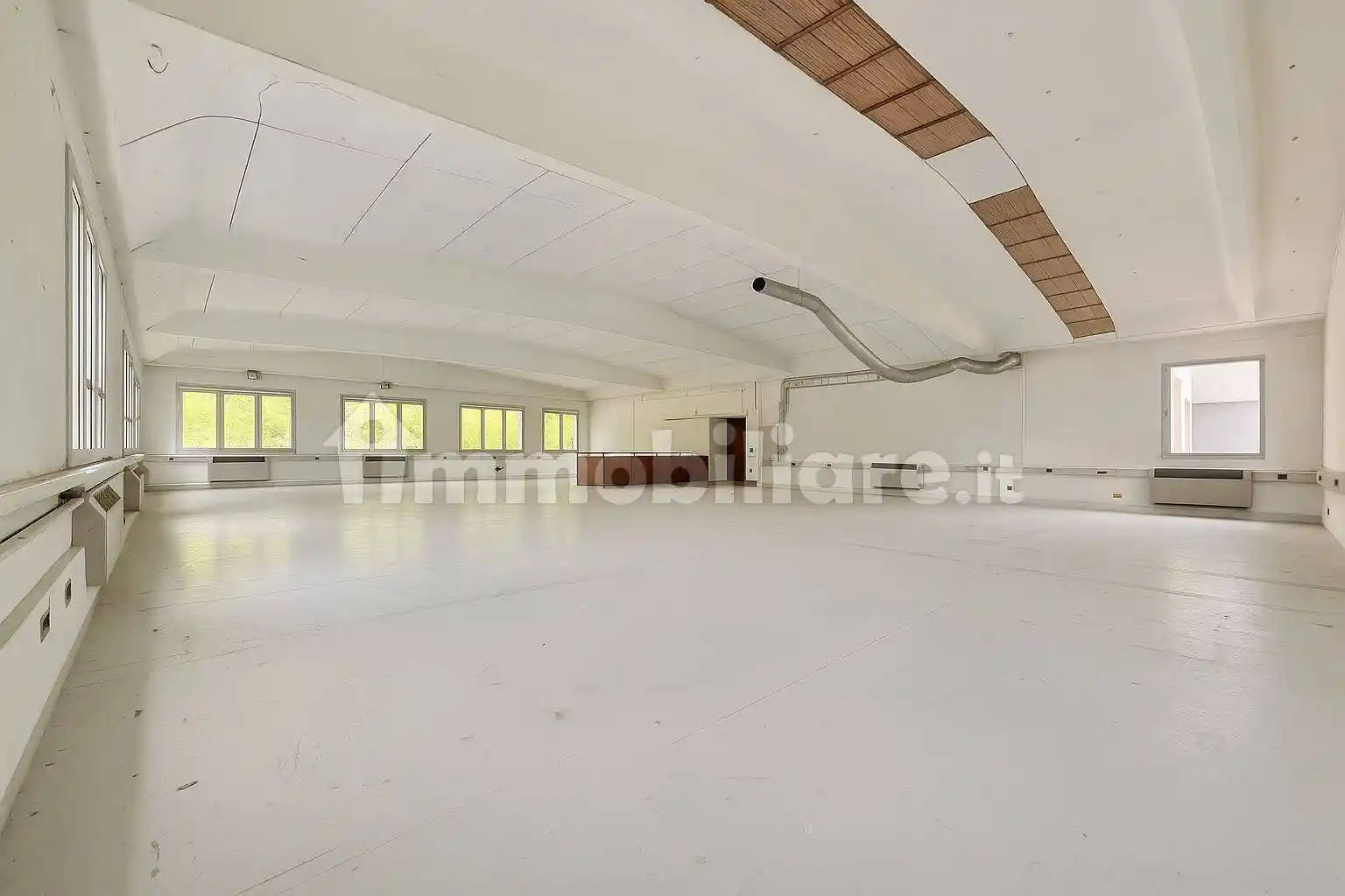 Palazzo - Edificio in Affitto - foto 3