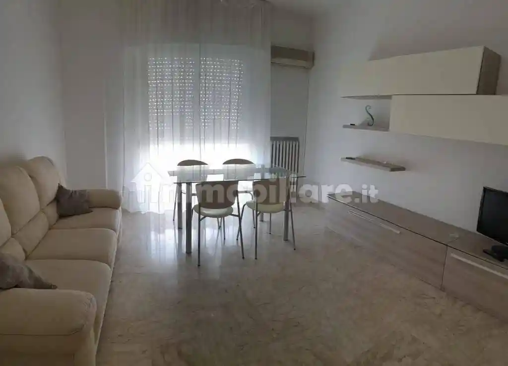 Appartamento in affitto a Taranto