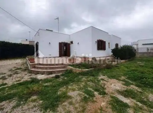 Villetta a schiera in asta a Alliste