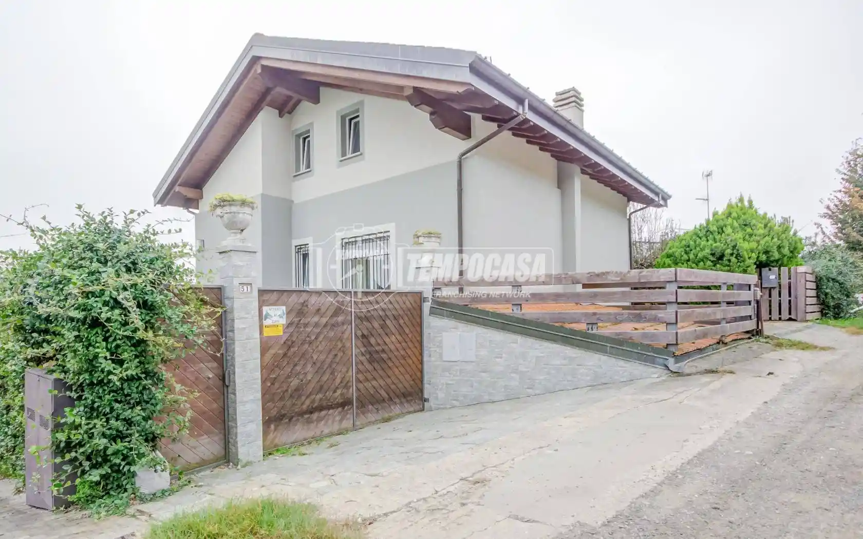 Villa in vendita a Sesto Calende