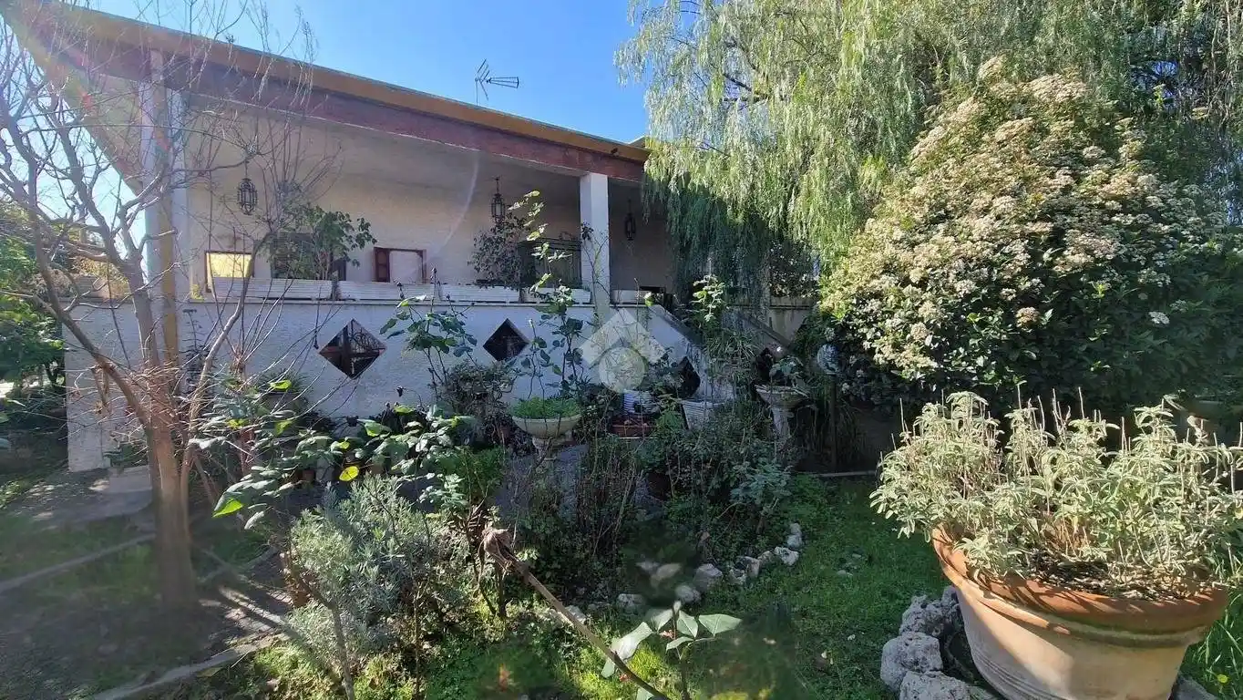 Villa in vendita a Latina
