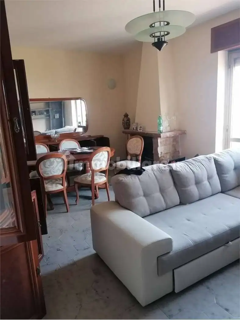 Palazzo - Edificio in vendita a Castel Volturno