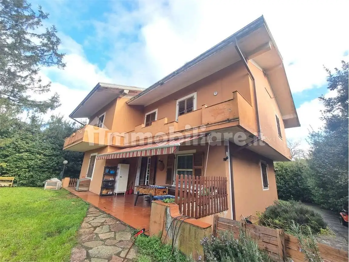 Villa in vendita a Sarzana