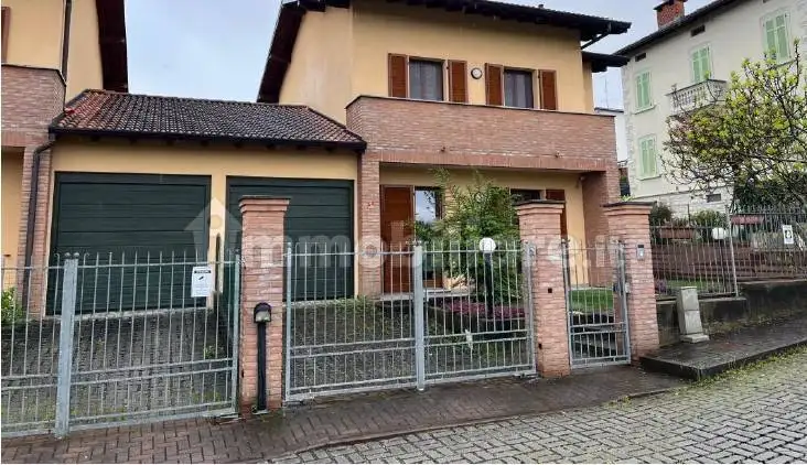 Villetta a schiera all'asta via Alessandro Manzoni 14/b, Albiolo - foto 2