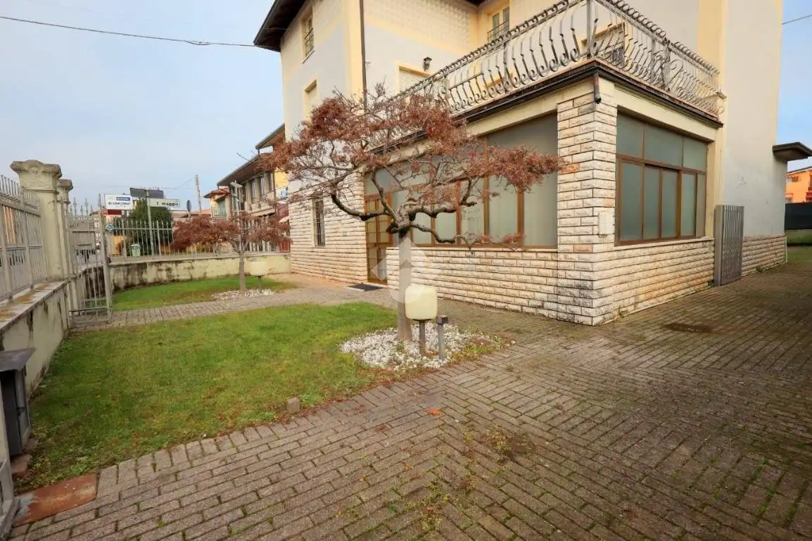 Appartamento via IV Novembre 98, Centro, Borgosatollo - foto 2