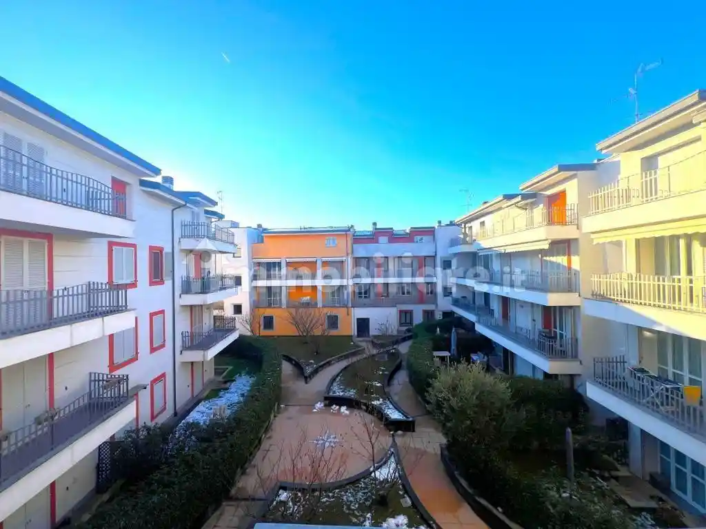 Appartamento in vendita a Besana in Brianza