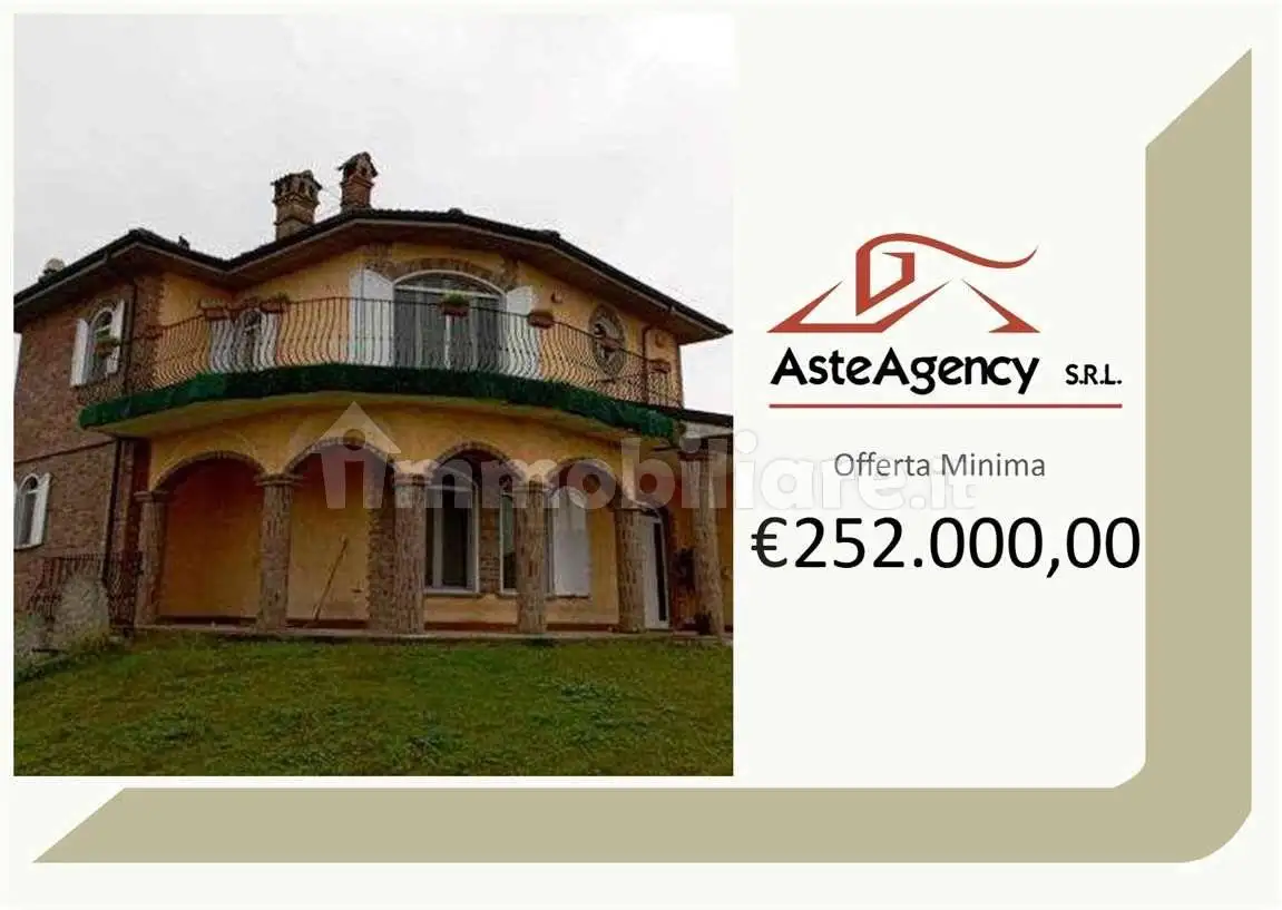 Villa in asta a Sommo
