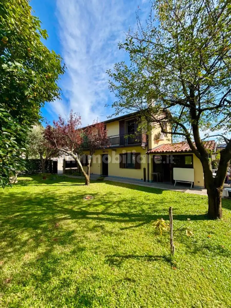 Villa in vendita a Sumirago