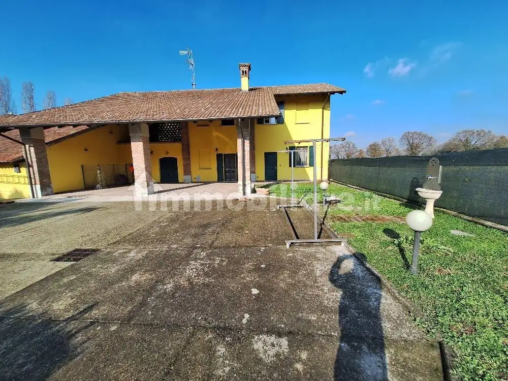 Rustico - Casale in vendita a Cornovecchio