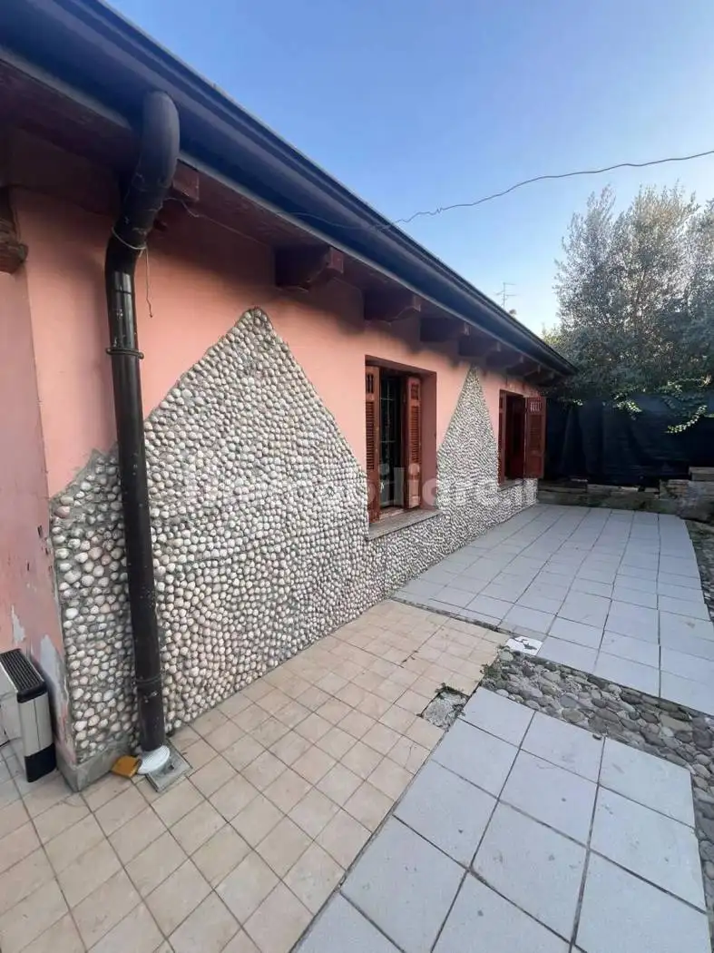 Villa in vendita a Sant'Ilario d'Enza