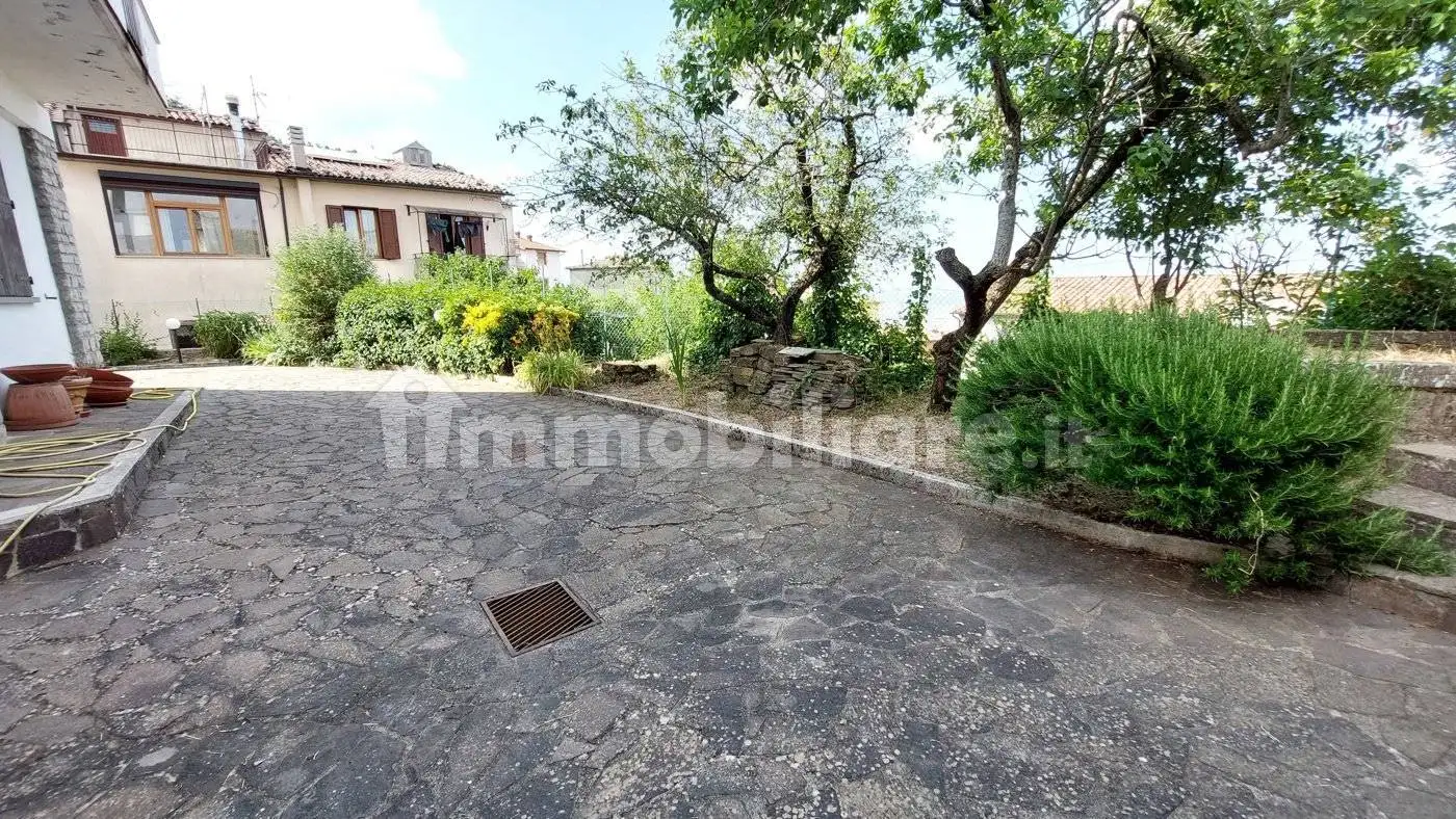 Villa unifamiliare via Francesco Petrarca, Centro, Castell'Azzara - foto 2