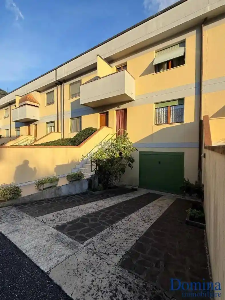 Villetta a schiera in vendita a Massa