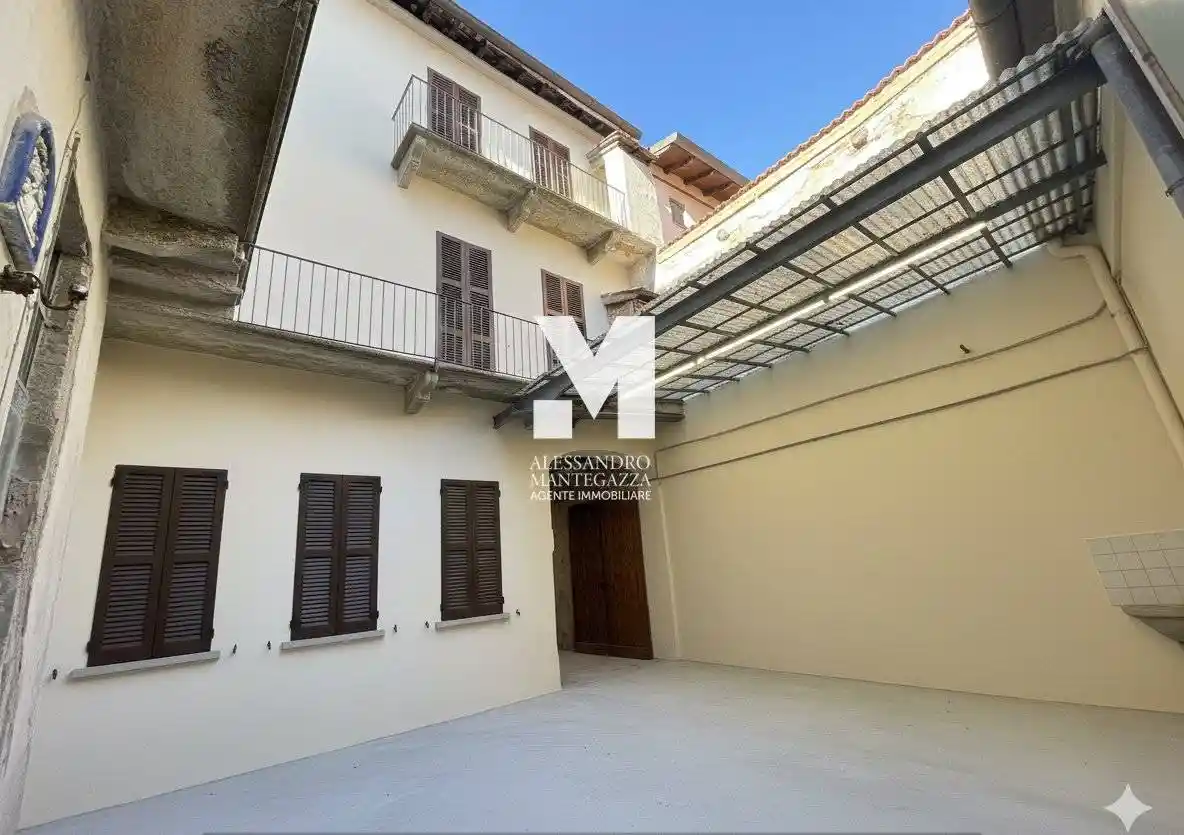 Terratetto plurifamiliare 482 m², da ristrutturare, Centro Storico, Monza - foto 5