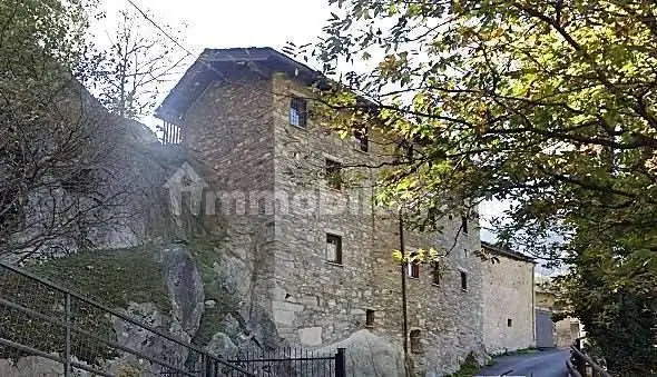 Casa indipendente in vendita a Donnas