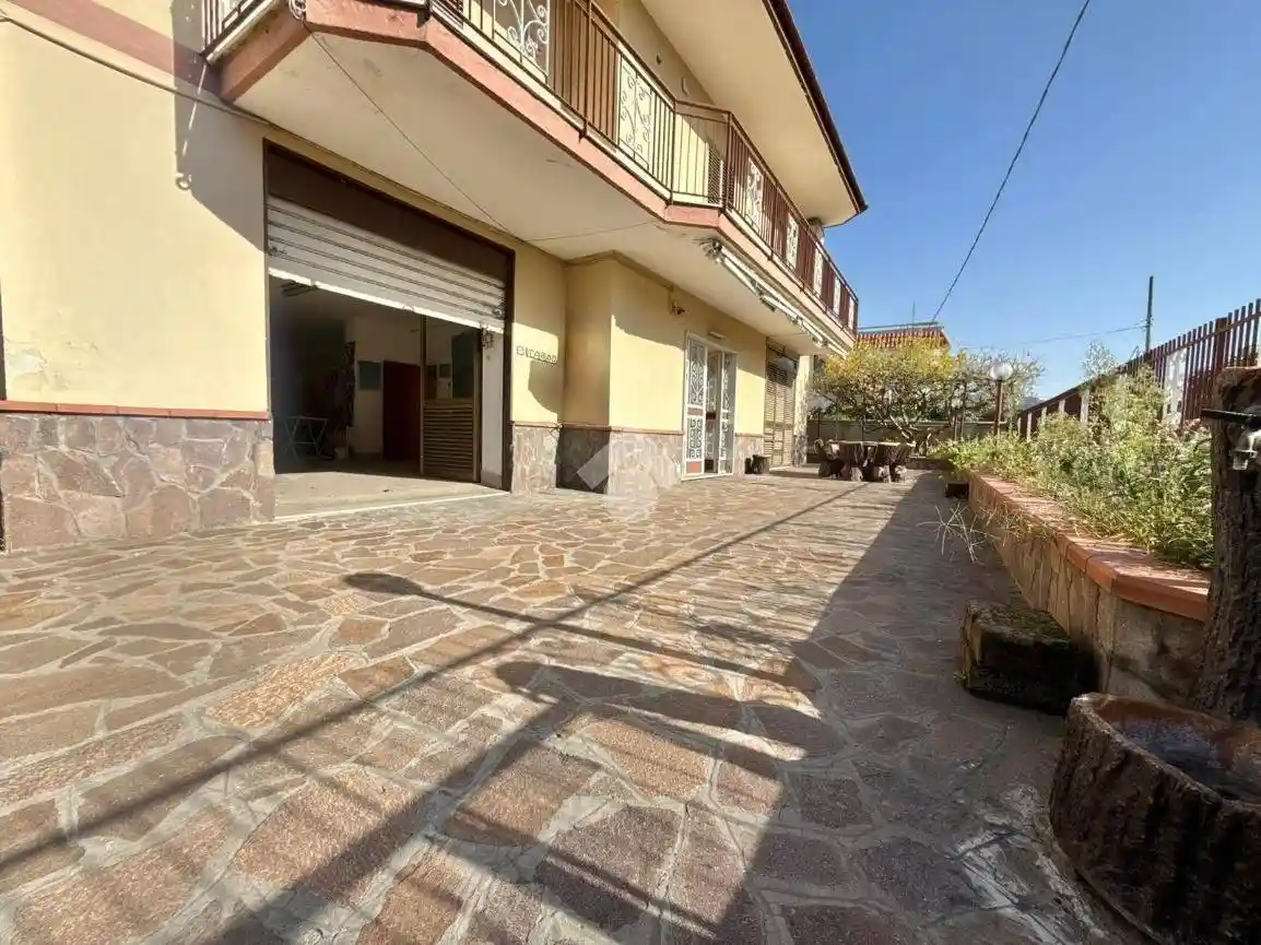 Villa unifamiliare via via Agnano Agli Astroni, Fuorigrotta, Napoli - foto 3