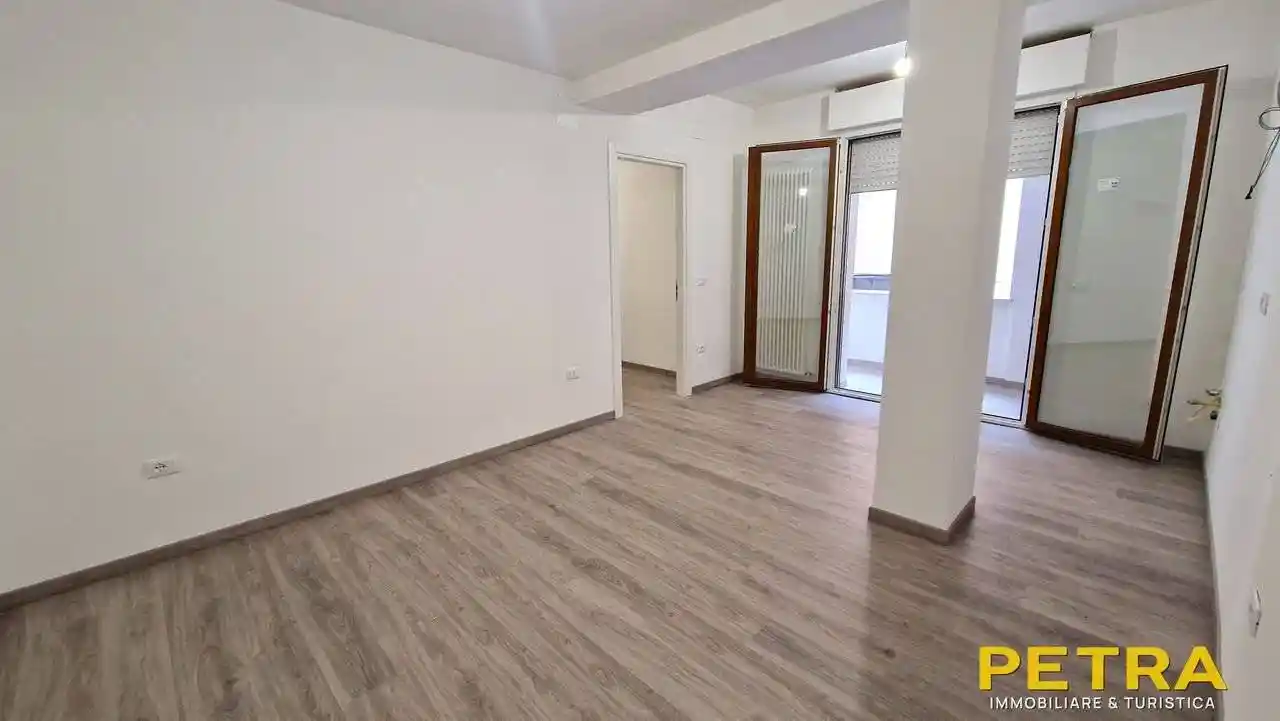 Bilocale via Francesco Crispi 37, Centro, San Benedetto del Tronto - foto 3