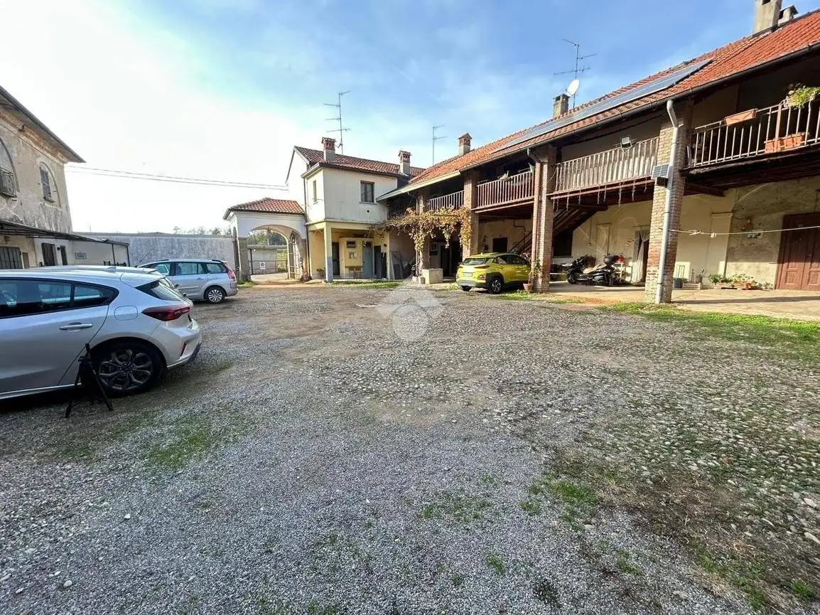 Casa indipendente in vendita a Usmate Velate