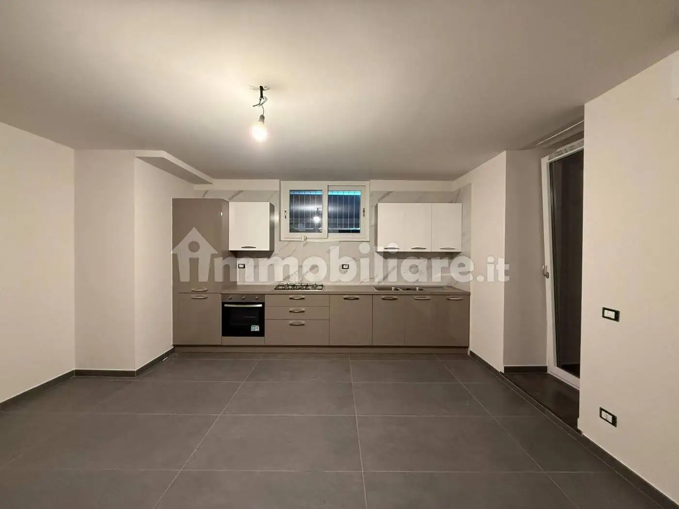 Monolocale ottimo stato, seminterrato, Centro, Pomigliano d'Arco - foto 2