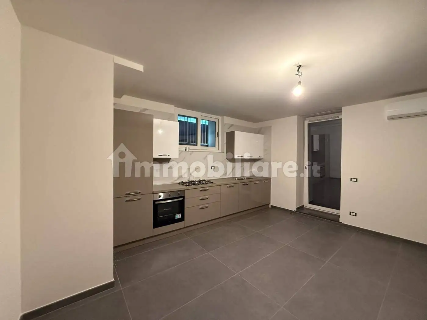 Monolocale ottimo stato, seminterrato, Centro, Pomigliano d'Arco - foto 3