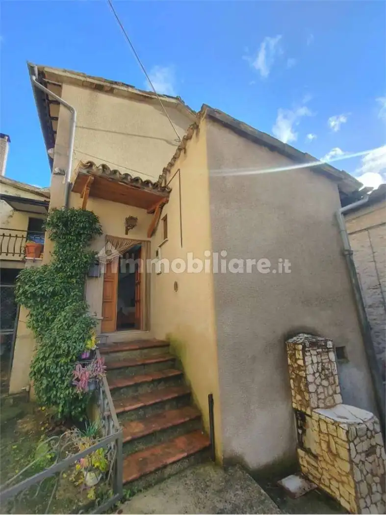 Appartamento in vendita a Ferentillo