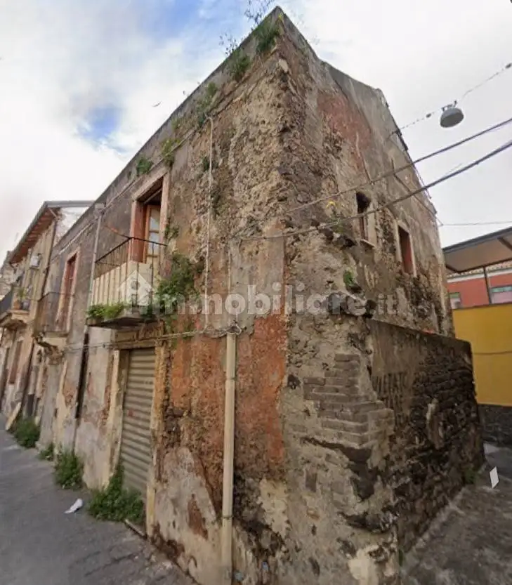 Palazzo - Edificio in vendita a Catania