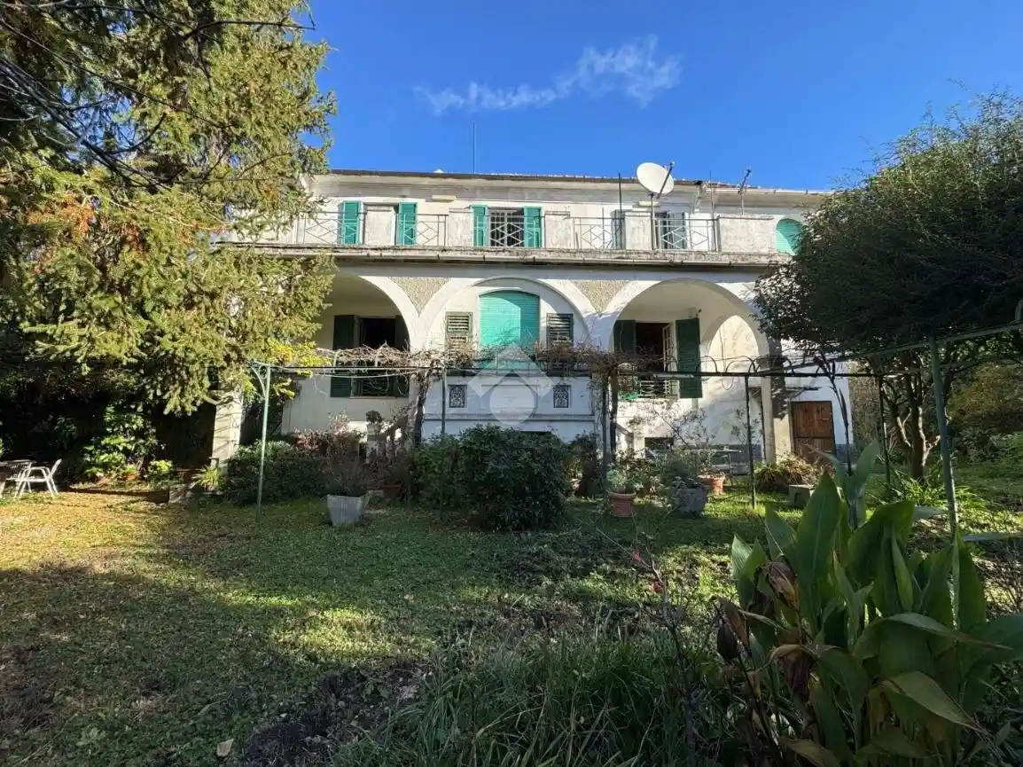 Casa indipendente in vendita a Genova