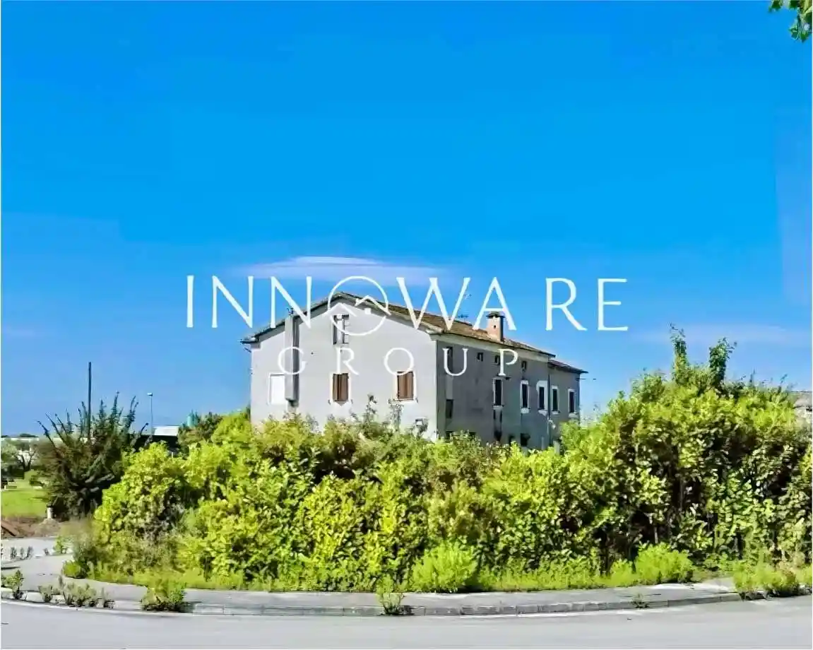 Rustico - Casale in vendita a Macerata