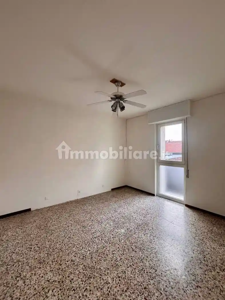 Trilocale via Giuseppe Mazzini 64, Centro, Erba - foto 3