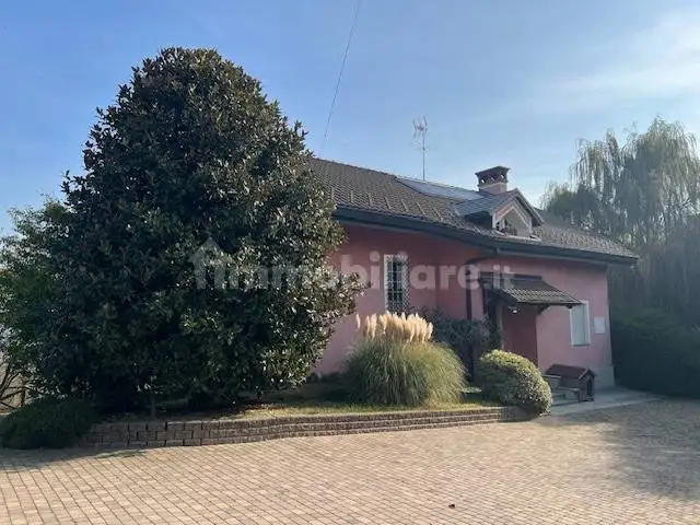 Villa in vendita a Cherasco