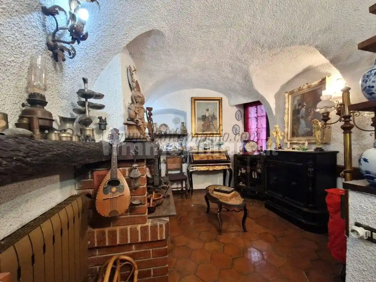 Appartamento buono stato, su più livelli, Dolceacqua - foto 5