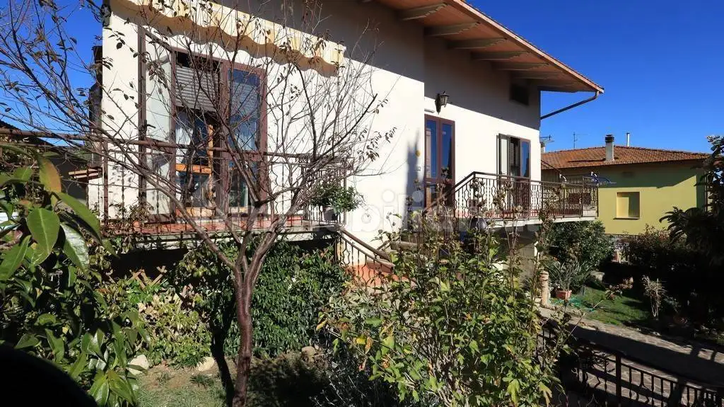 Villa in vendita a Castiglione del Lago