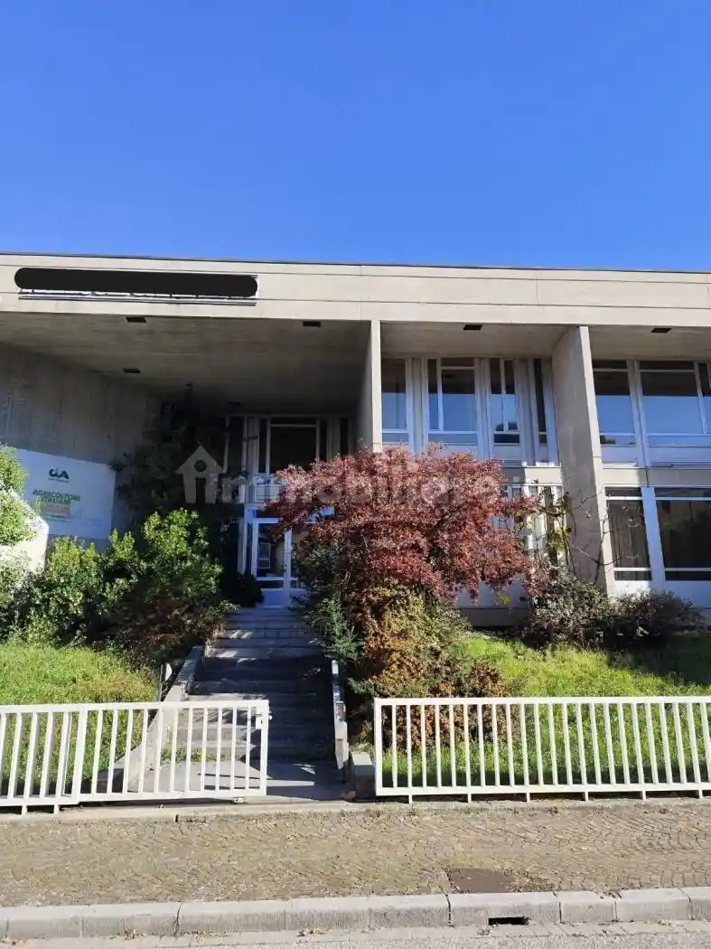 Palazzo - Edificio in Affitto - foto 3