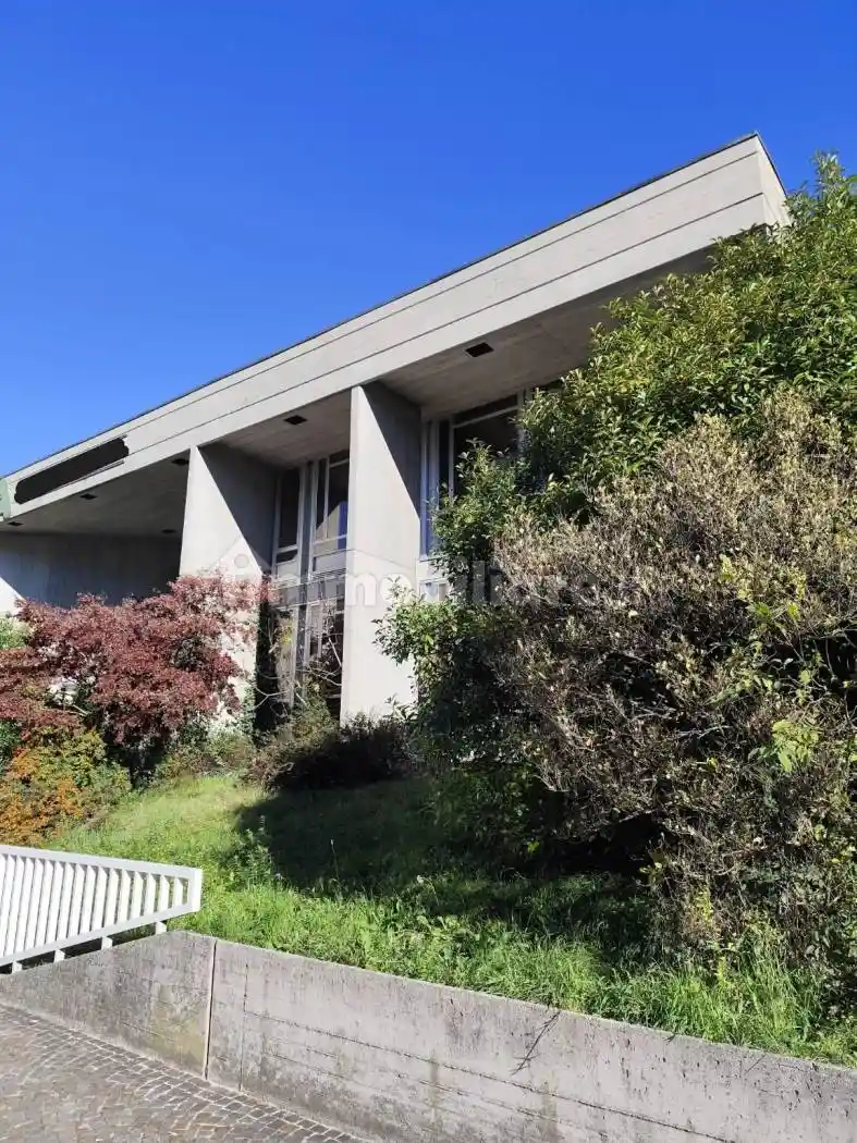 Palazzo - Edificio in Affitto - foto 4