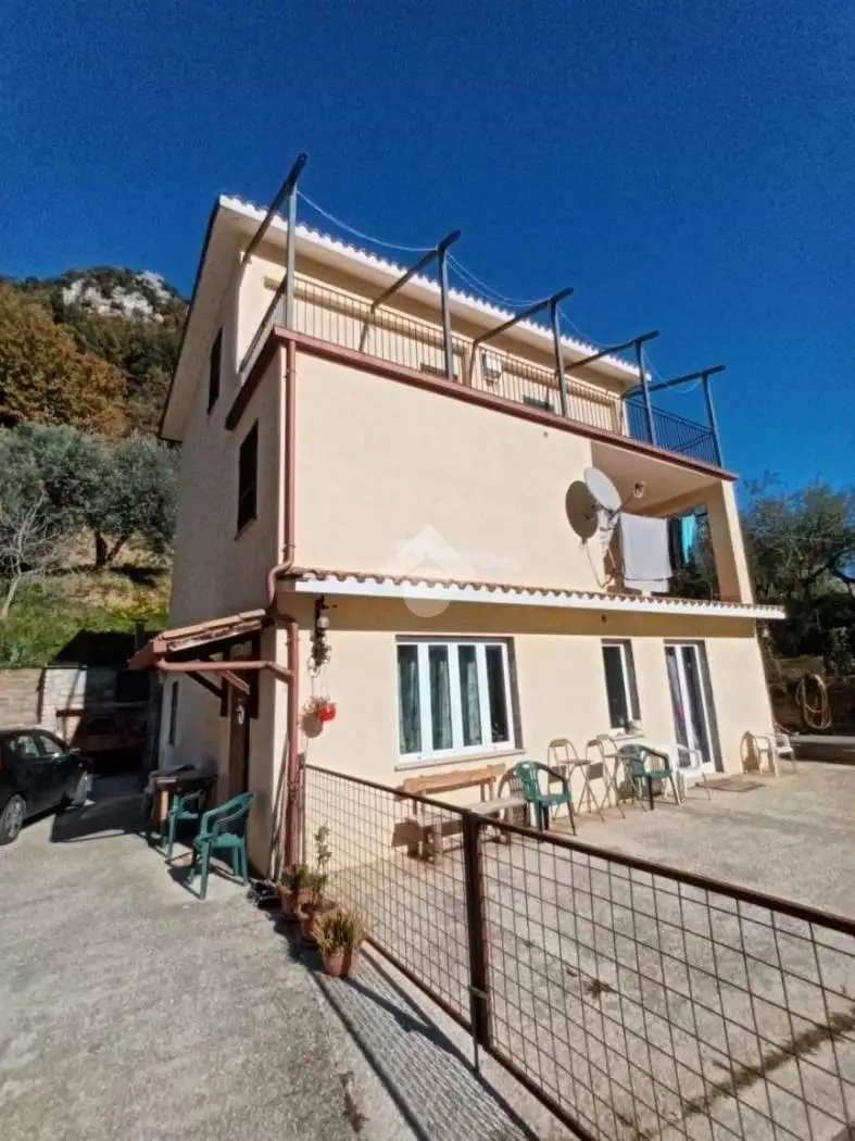 Villa in vendita a Bellegra