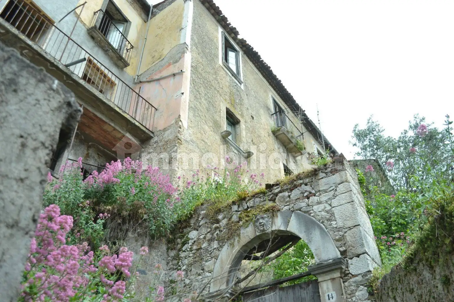 Palazzo - Edificio in vendita a Padula