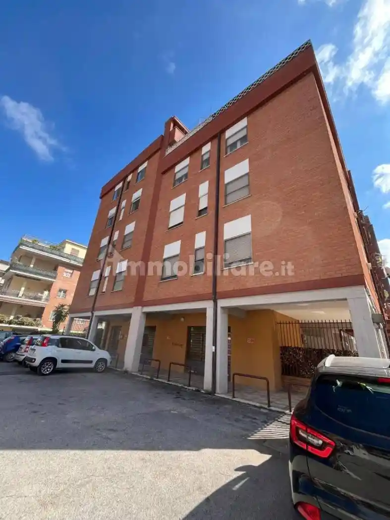 Quadrilocale via Adige 63, Quartiere Europa, Latina - foto 2